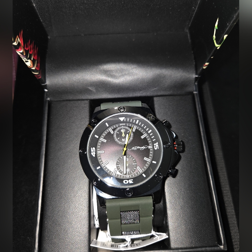 Ed Hardy Men's Green and Black Watch - Picture 5 of 9